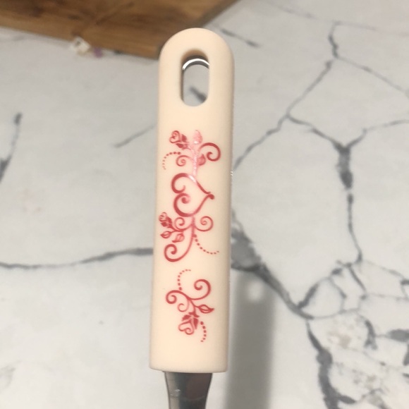 Temp-tations Heart Shaped Bowl and Matching Serving Spoon - Picture 4 of 8